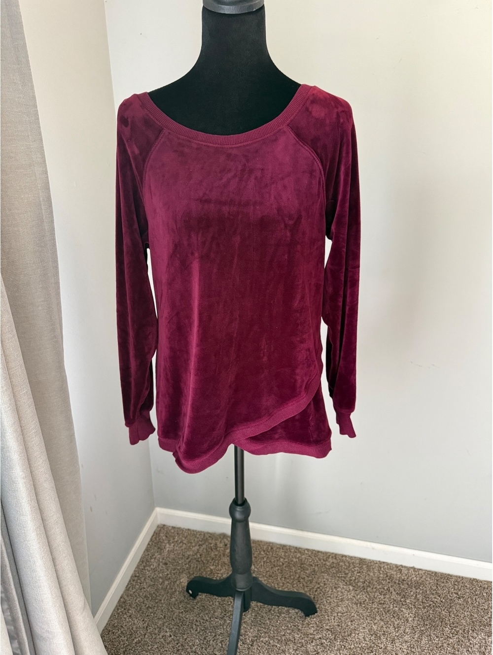 Cable & Gauge Burgundy Velour Pullover Sweatshirt